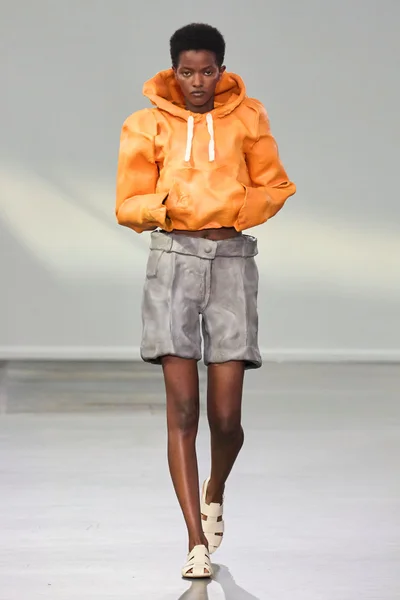 Look 5